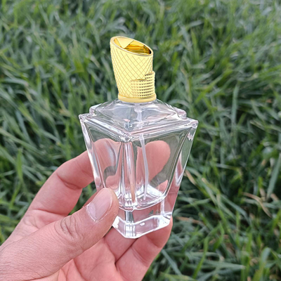 Mua Trung tâm triển lãm quốc gia Abu Dhabi Hình dạng nắp nước hoa Zamac với chai online manufacture