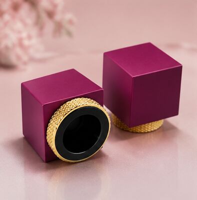 Mua AURÉLIA Cube Luxe Zinc Alloy Perfume Cap với logo tùy chỉnh và kết thúc điện đúc sản xuất trực tuyến