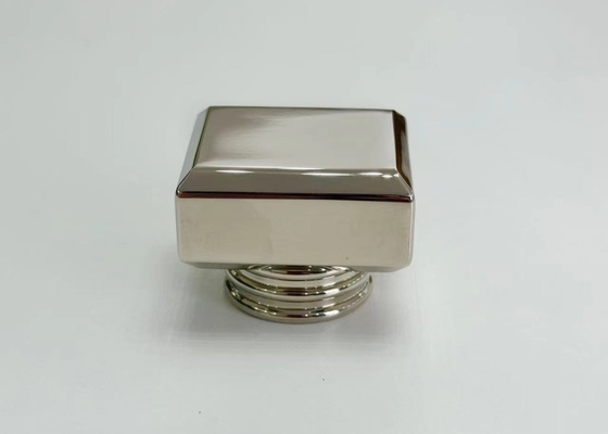 Chiếc nắp bơm nước hoa bằng kim loại kẽm